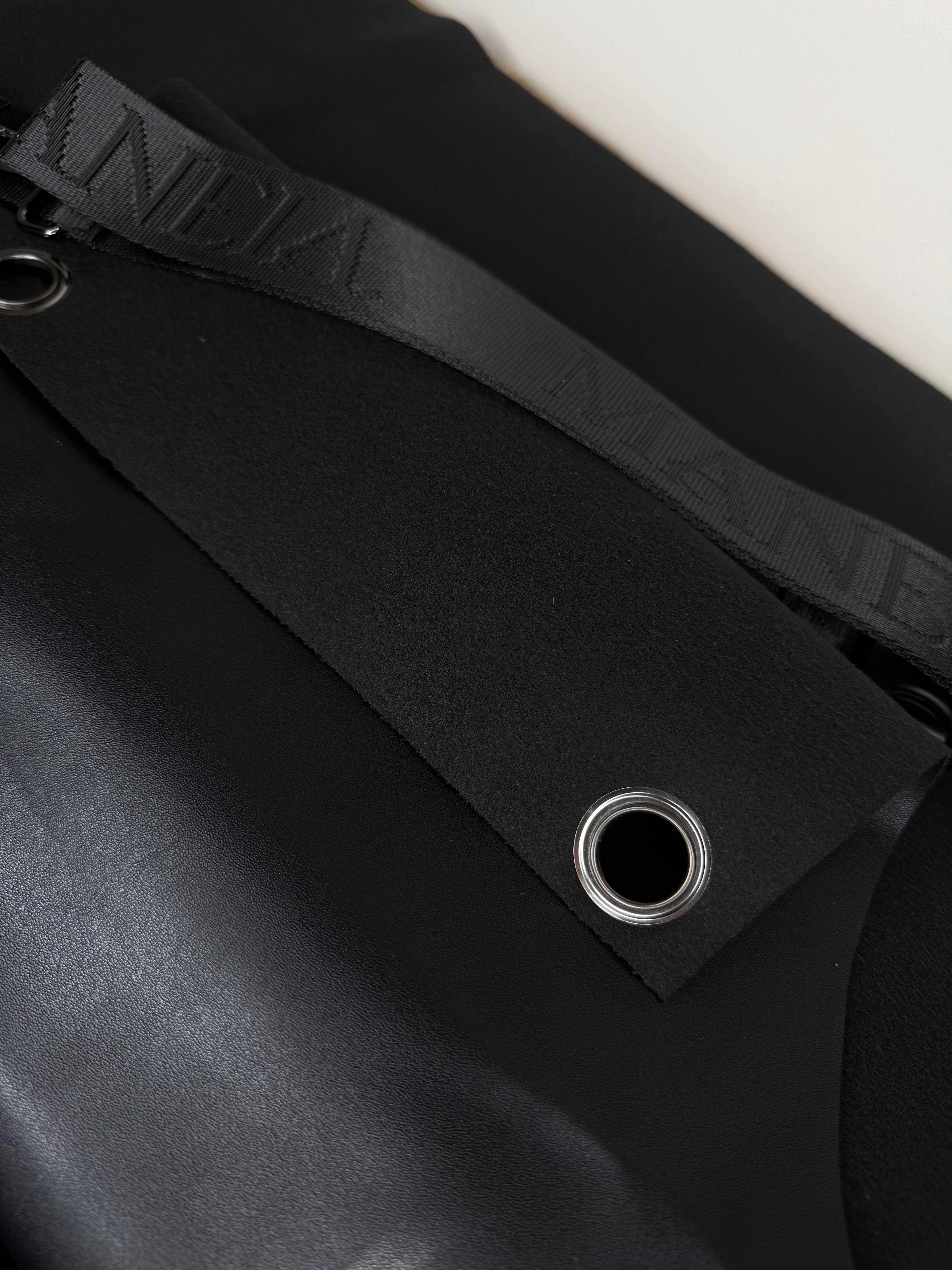 Noir Apron