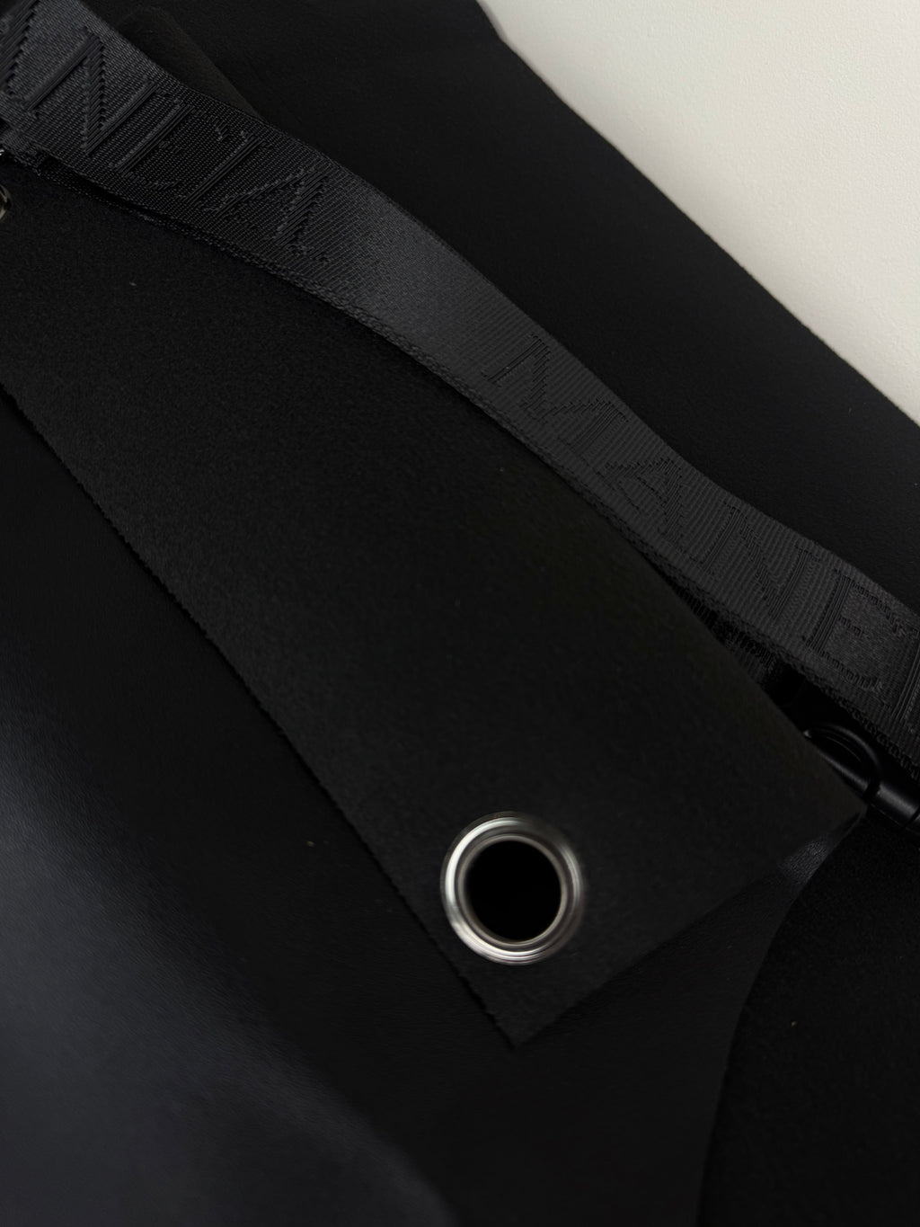 Noir Apron