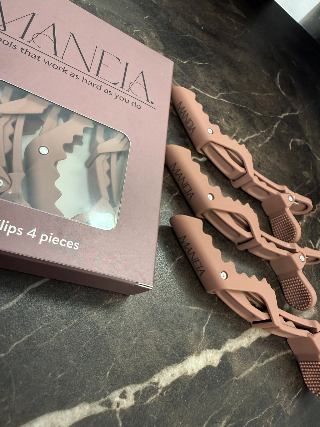 Maneia Mocha Croc clips